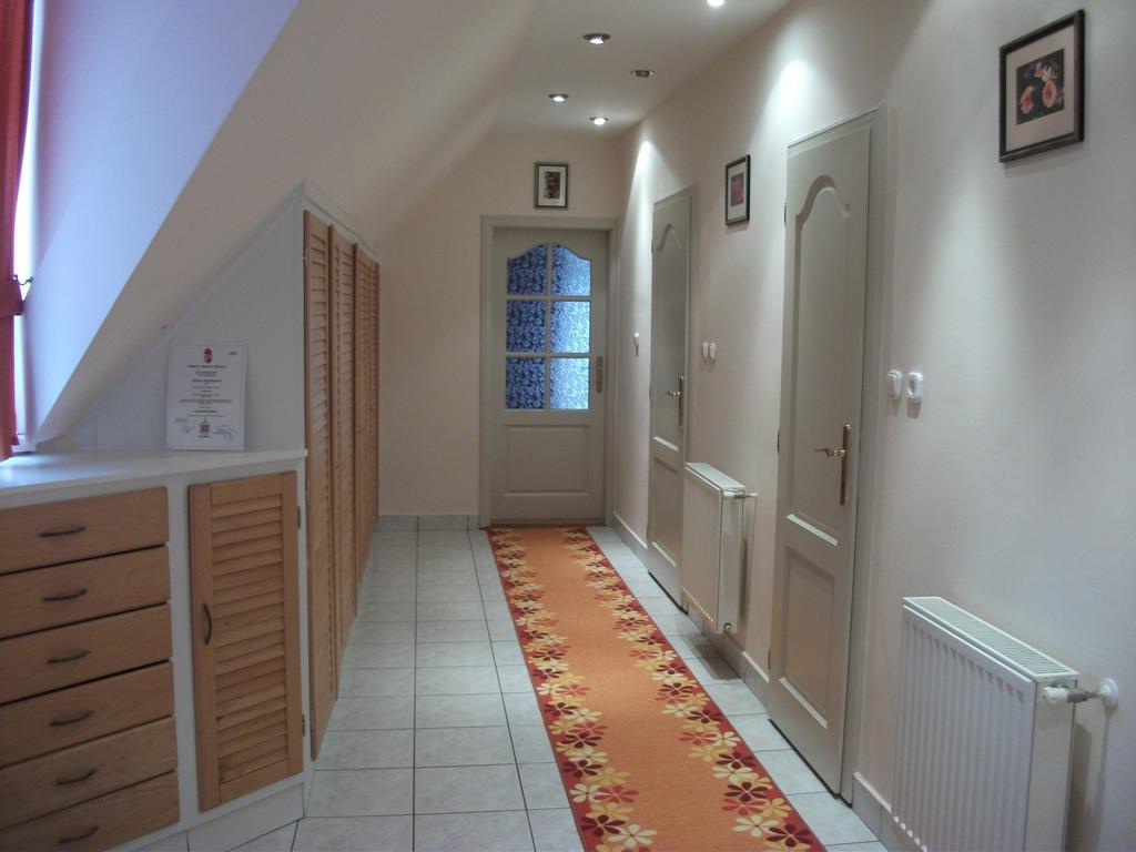 Jobor Vendeghaz Hotell Győrújbarát Exteriör bild
